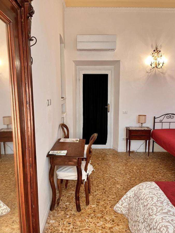 Hotel In The Center Of Florencja Zewnętrze zdjęcie